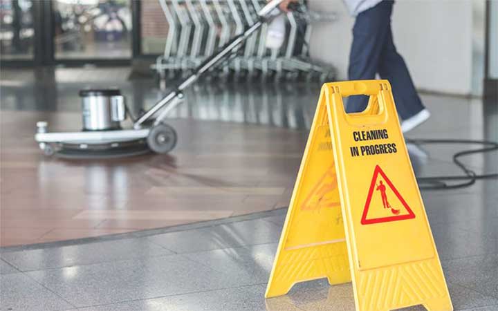 How do professional’s clean vinyl floors